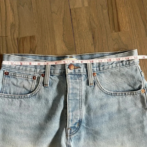 Madewell Women’s Relaxed Denim Shorts. Raw hem, excellent condition! Size 27 - Picture 9 of 12